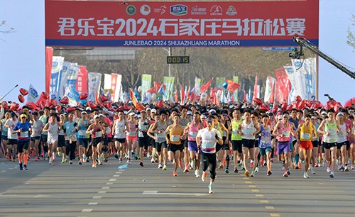 业余篮球爱好者在哪里可以找到表演赛资源_1
